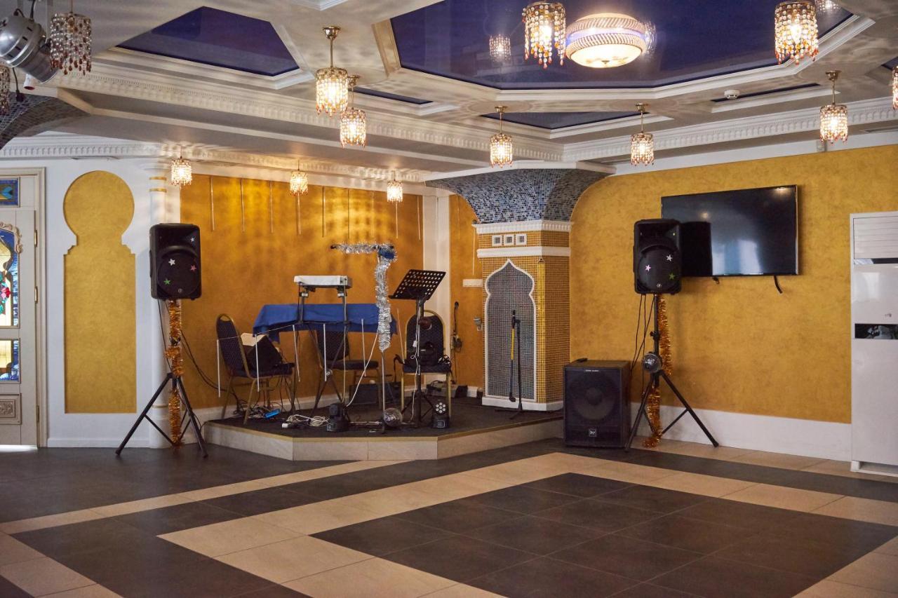 Східний Hotel Berezhany Buitenkant foto