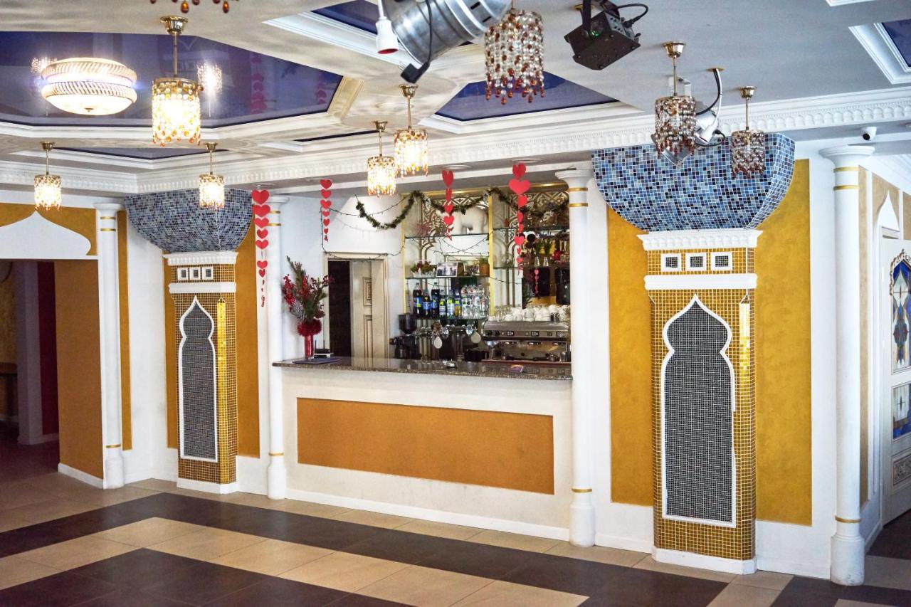 Східний Hotel Berezhany Buitenkant foto