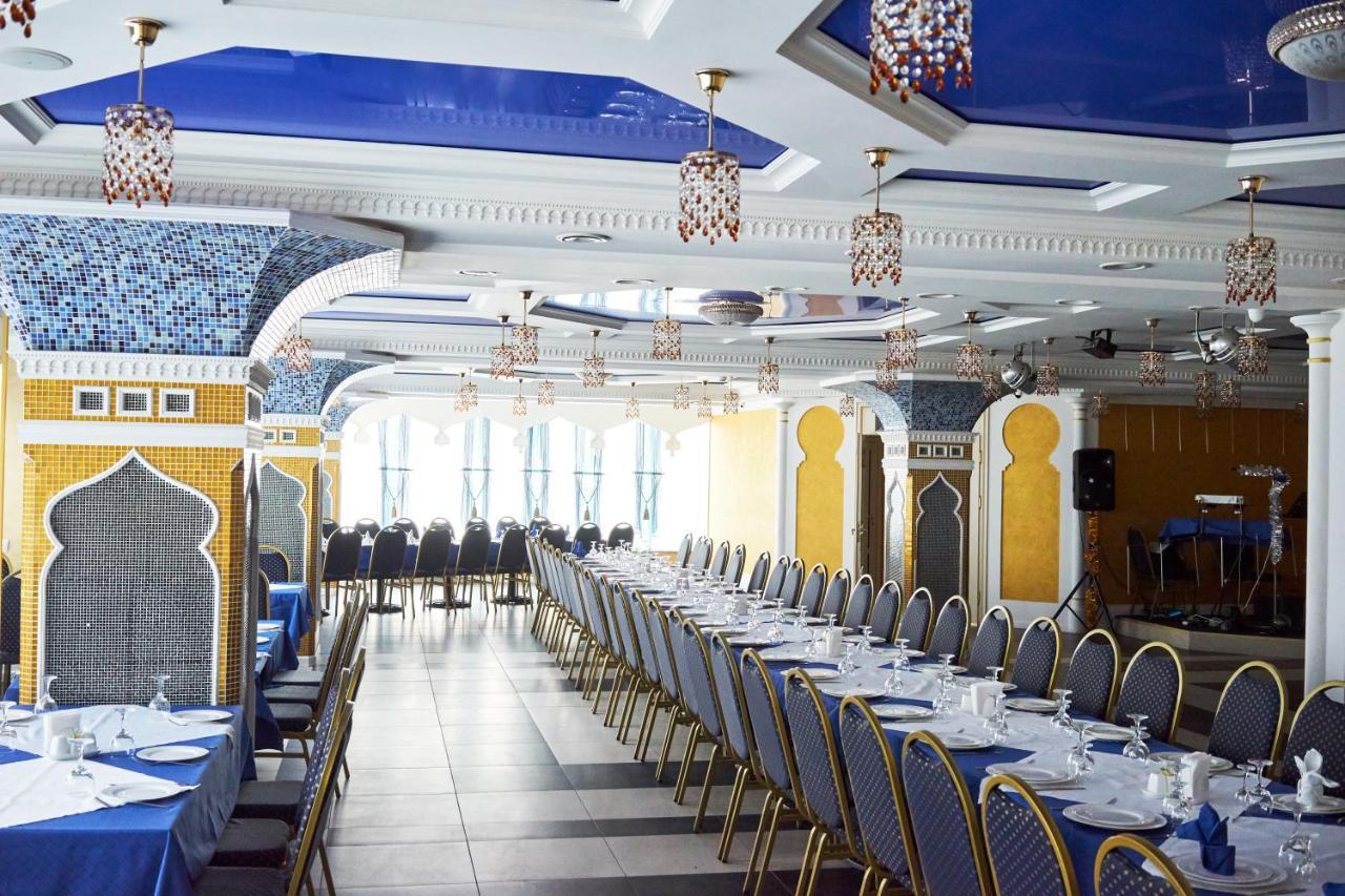 Східний Hotel Berezhany Buitenkant foto