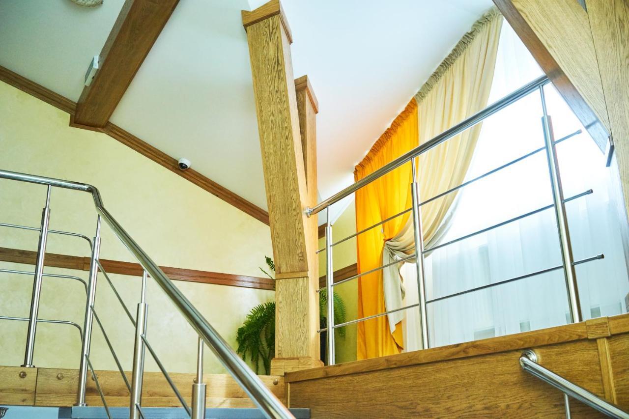 Східний Hotel Berezhany Buitenkant foto