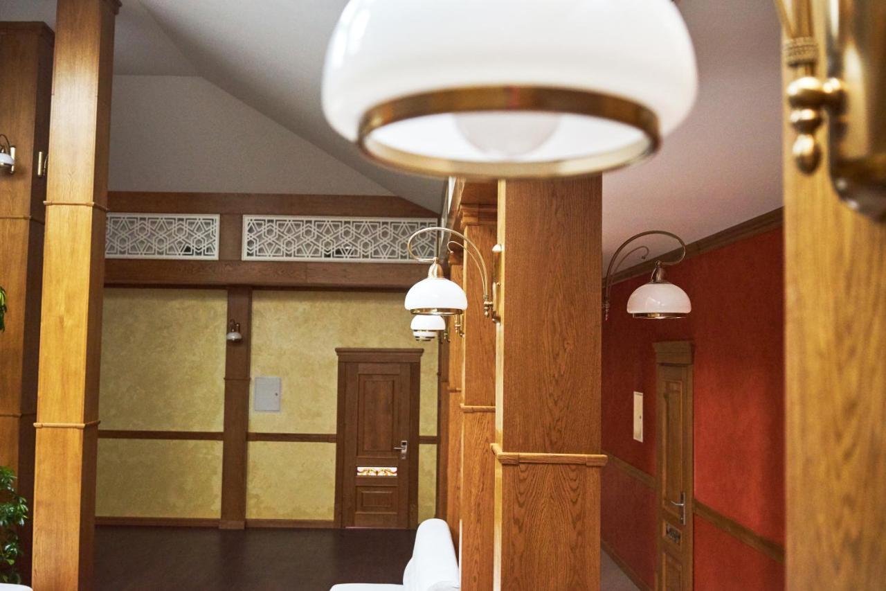 Східний Hotel Berezhany Buitenkant foto