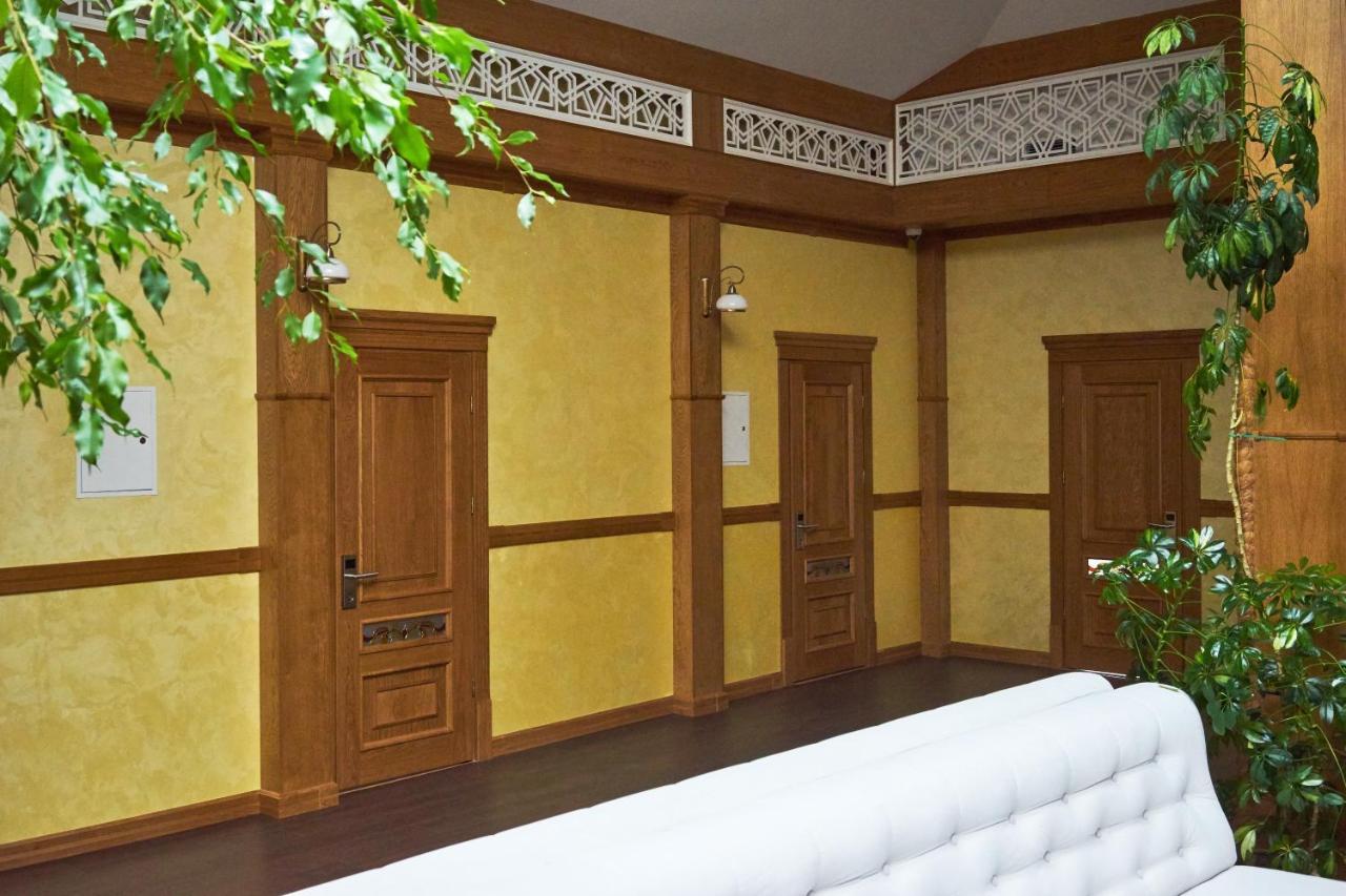 Східний Hotel Berezhany Buitenkant foto