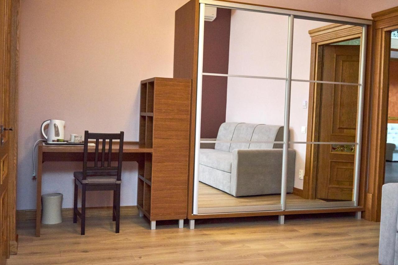 Східний Hotel Berezhany Buitenkant foto