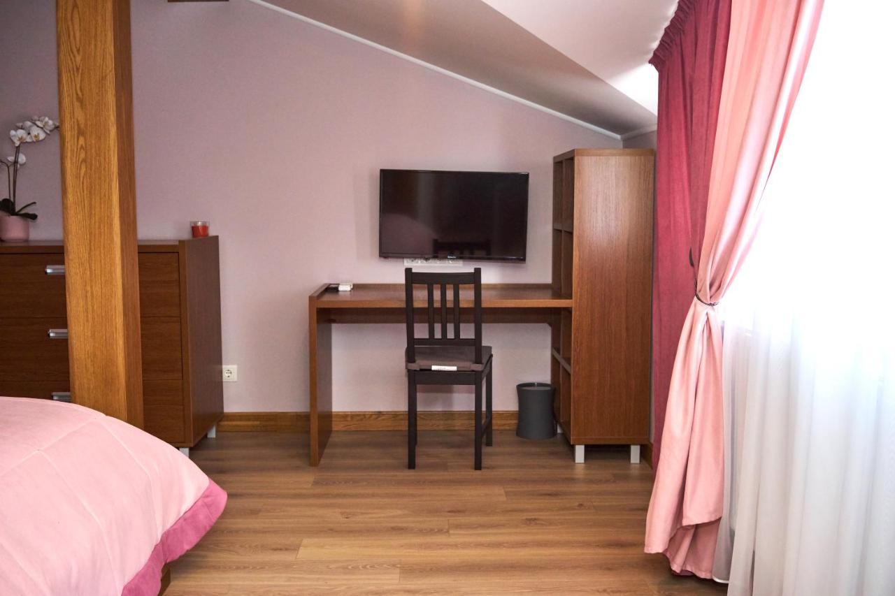 Східний Hotel Berezhany Buitenkant foto